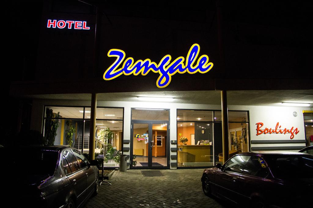 Zemgale Hotel Jelgava Buitenkant foto